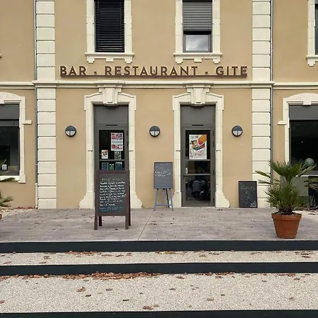 Le Préau De *