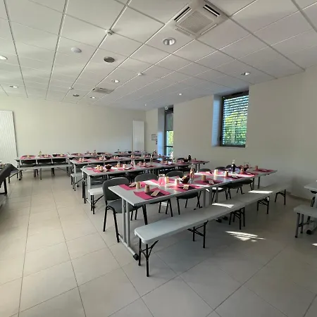 Le Préau De Hotel