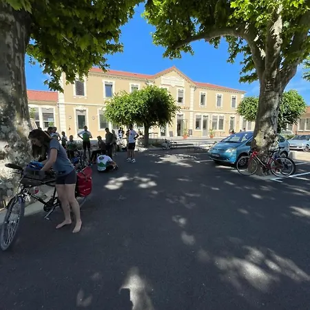 Le Préau De Hotel Baix