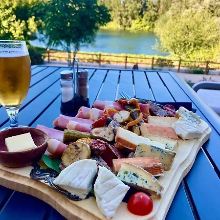 Le Preau De Hotel Baix