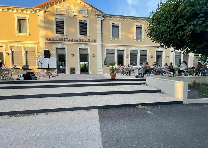 Le Préau De Hotel